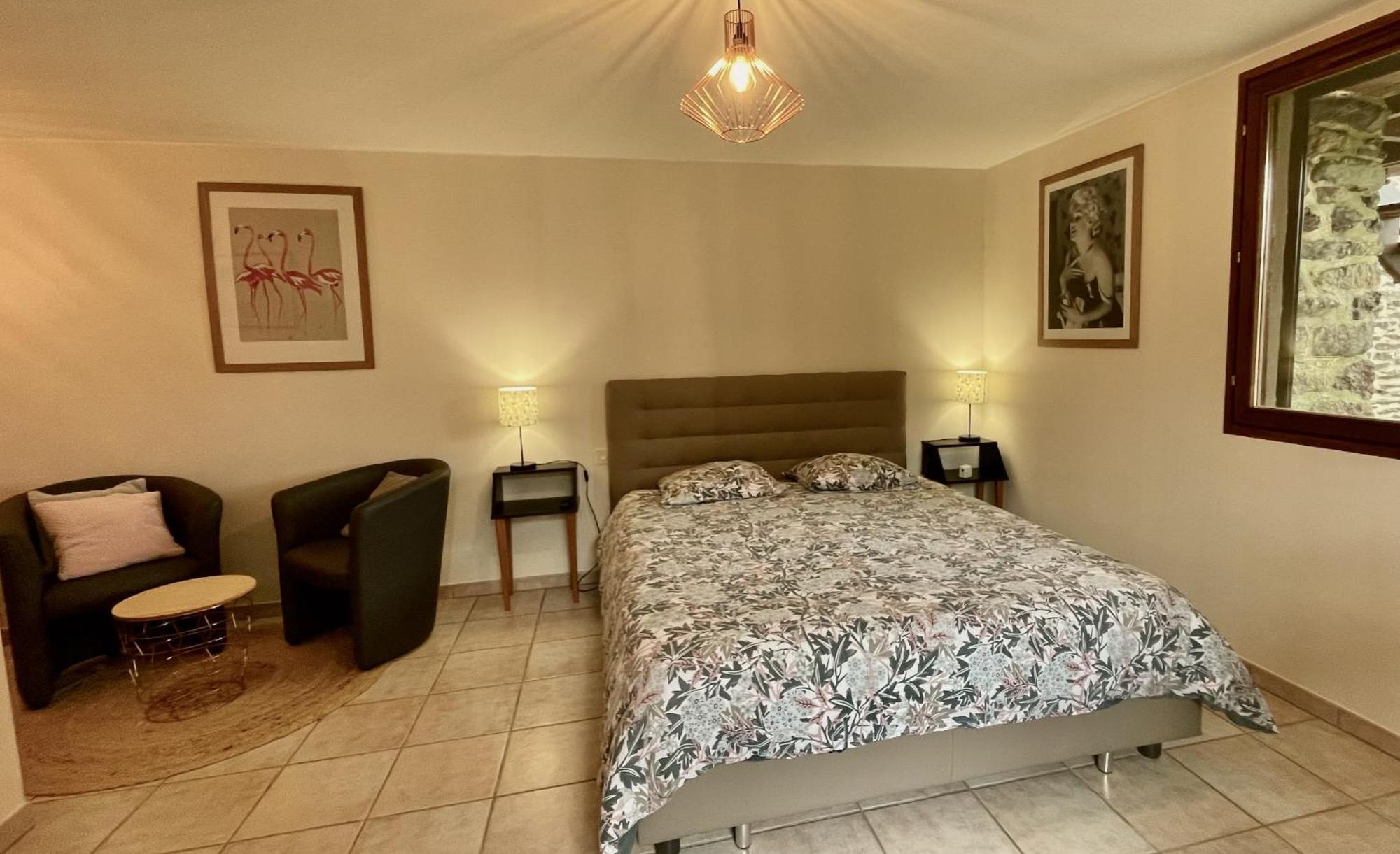Chambres D'Hotes Les Tilleuls Poullaouen Экстерьер фото